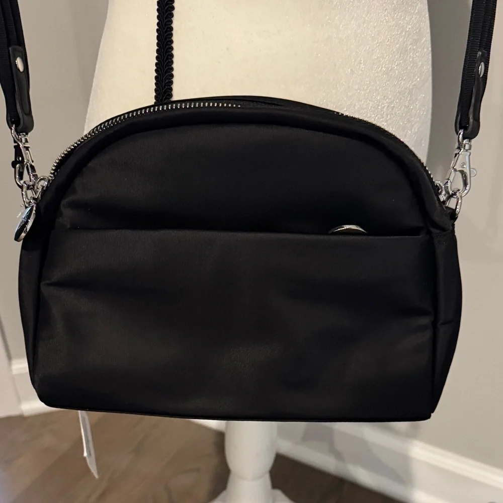 Lo and sons nouvelle crossbody bag NWT black silver - Picture 1 of 8